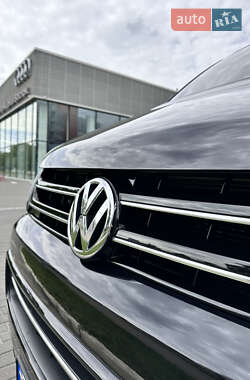 Минивэн Volkswagen Multivan 2012 в 