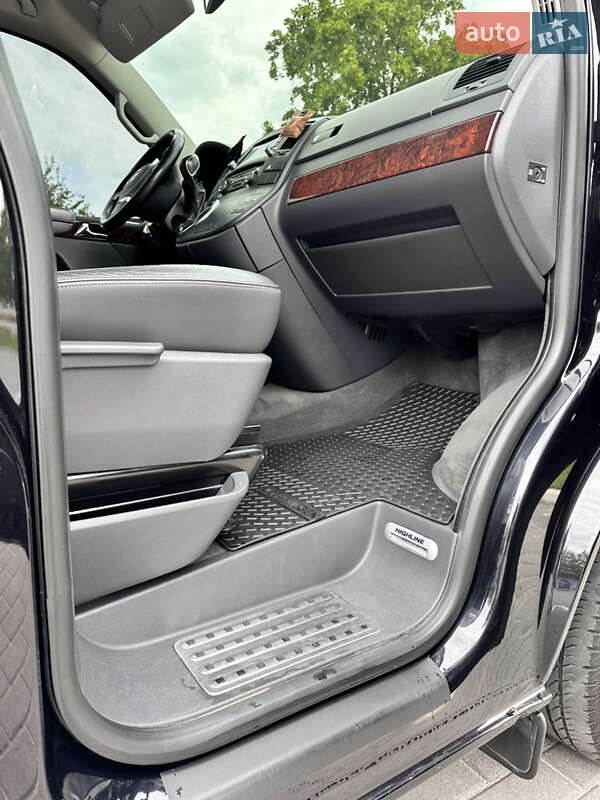 Минивэн Volkswagen Multivan 2012 в Харькове