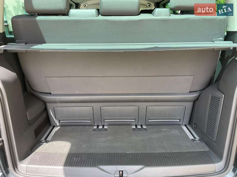 Минивэн Volkswagen Multivan 2006 в Луцке