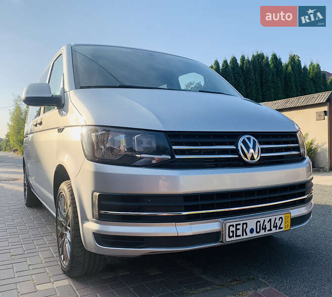 Минивэн Volkswagen Multivan 2016 в Киеве