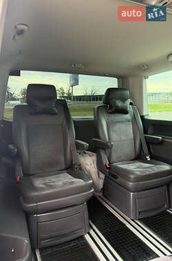 Минивэн Volkswagen Multivan 2010 в 