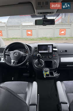 Минивэн Volkswagen Multivan 2010 в 