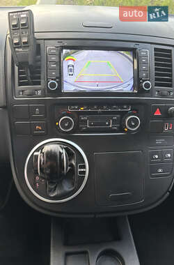 Минивэн Volkswagen Multivan 2010 в 