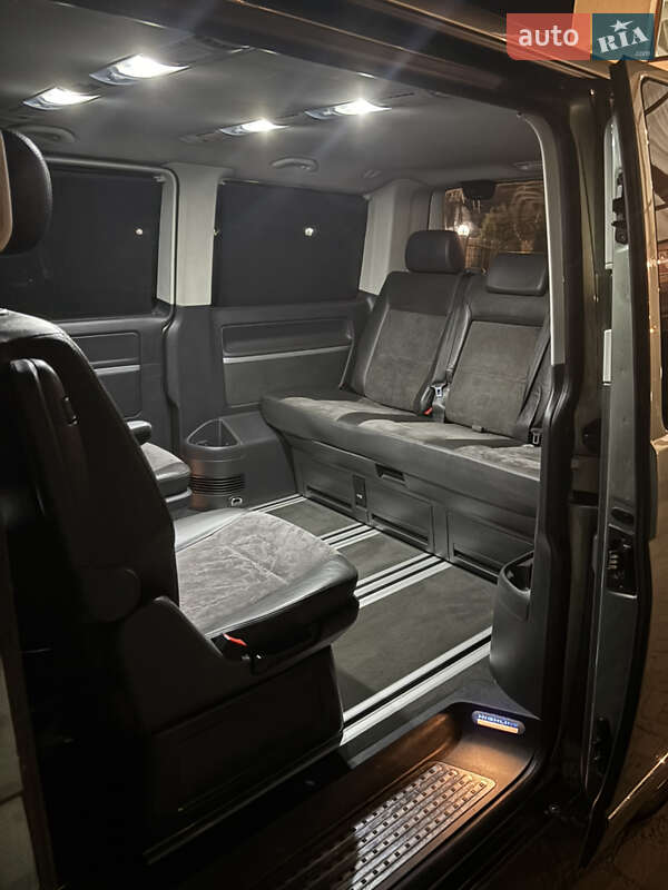 Минивэн Volkswagen Multivan 2010 в Любаре