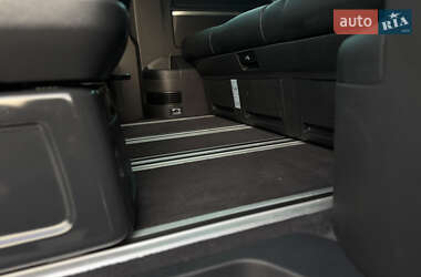 Минивэн Volkswagen Multivan 2020 в 