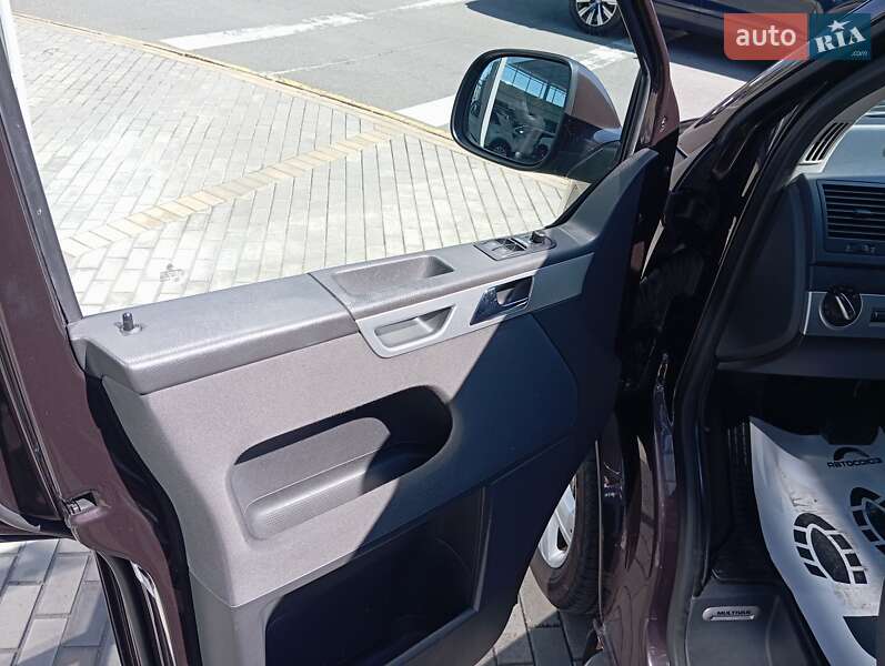 Минивэн Volkswagen Multivan 2011 в Киеве