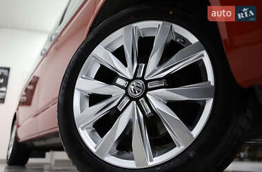 Минивэн Volkswagen Multivan 2020 в 