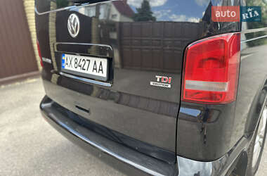 Минивэн Volkswagen Multivan 2015 в 