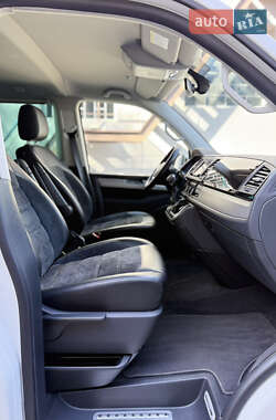 Минивэн Volkswagen Multivan 2016 в 