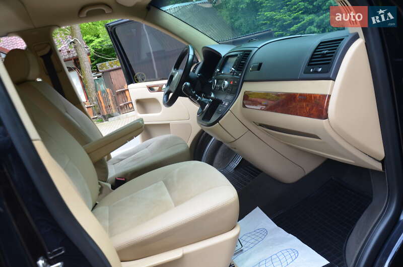 Минивэн Volkswagen Multivan 2008 в Трускавце