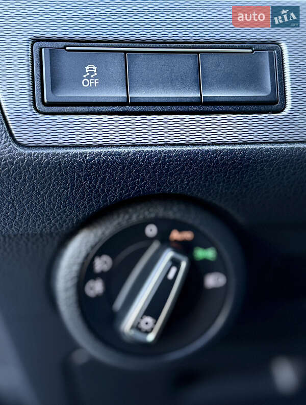 Мінівен Volkswagen Multivan 2020 в Чернівцях