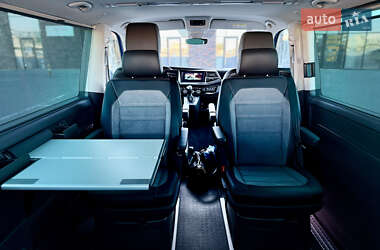 Минивэн Volkswagen Multivan 2020 в 
