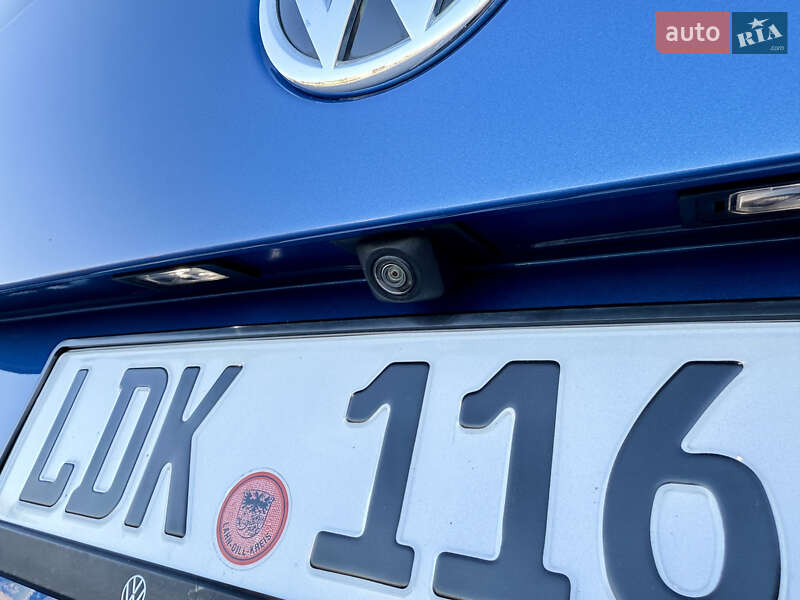 Мінівен Volkswagen Multivan 2020 в Чернівцях