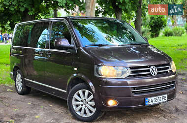 Минивэн Volkswagen Multivan 2010 в 