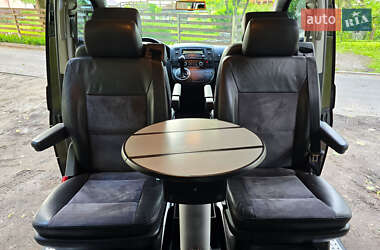 Минивэн Volkswagen Multivan 2010 в 