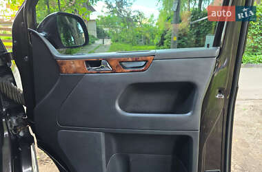 Минивэн Volkswagen Multivan 2010 в 