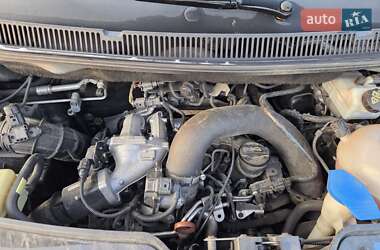 Минивэн Volkswagen Multivan 2012 в 