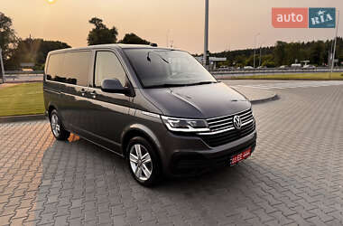 Мінівен Volkswagen Multivan 2022 в 