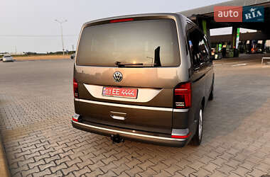 Мінівен Volkswagen Multivan 2022 в 