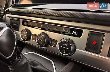 Мінівен Volkswagen Multivan 2022 в 
