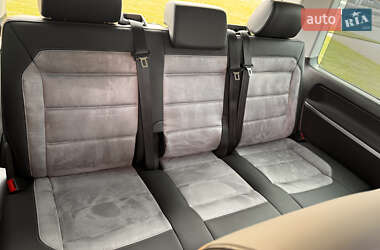 Мінівен Volkswagen Multivan 2022 в 