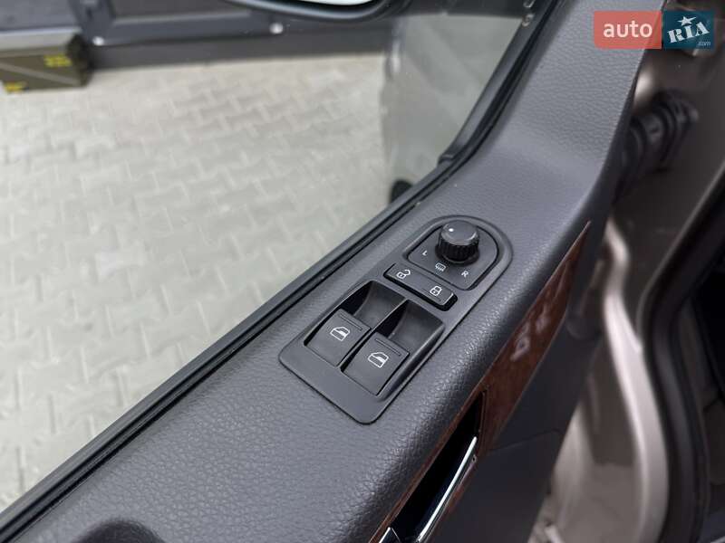 Мінівен Volkswagen Multivan 2011 в Києві