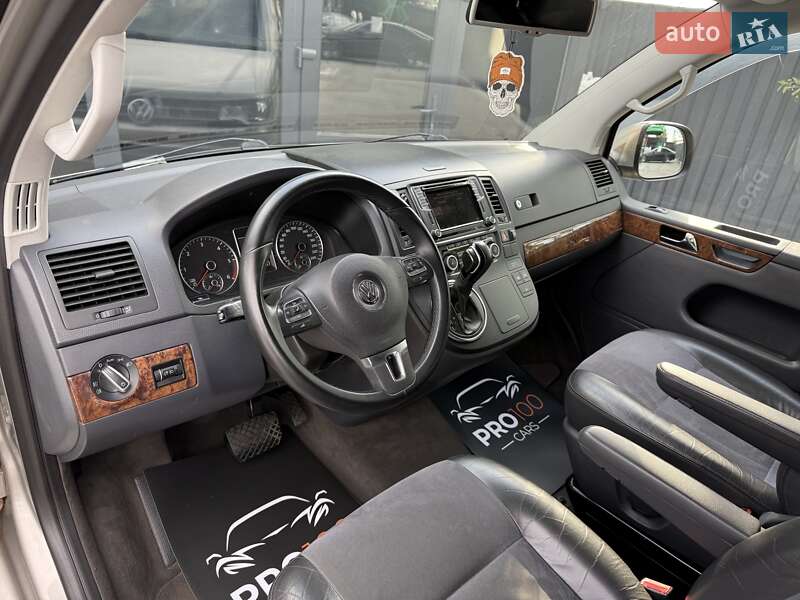 Мінівен Volkswagen Multivan 2011 в Києві
