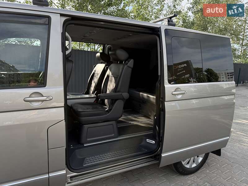 Мінівен Volkswagen Multivan 2011 в Києві