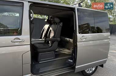 Минивэн Volkswagen Multivan 2011 в 