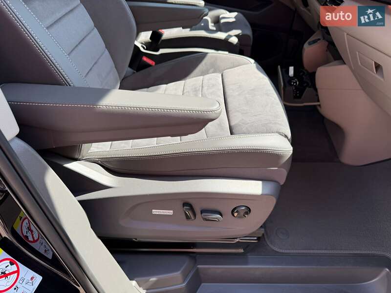 Минивэн Volkswagen Multivan 2023 в Черкассах