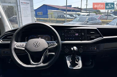 Минивэн Volkswagen Multivan 2023 в 