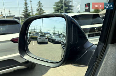 Минивэн Volkswagen Multivan 2023 в 