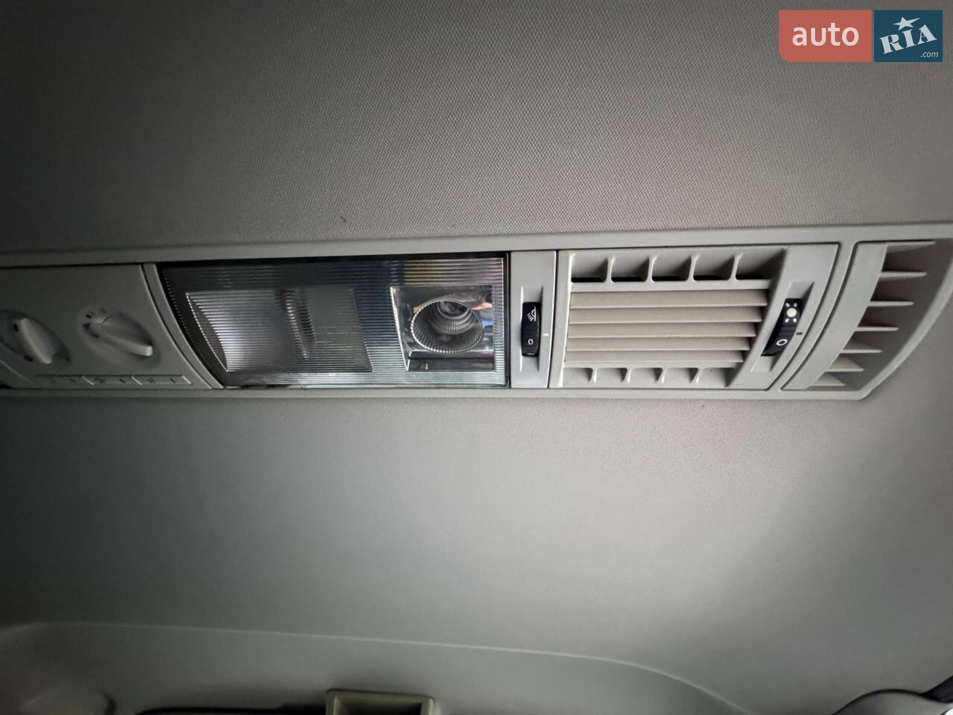 2010 Volkswagen Multivan - мініатюра 19