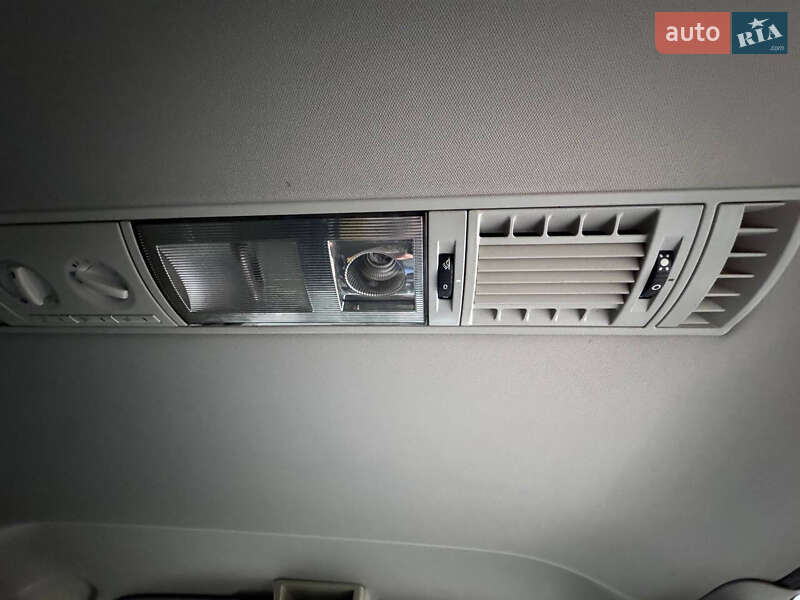 Минивэн Volkswagen Multivan 2010 в Виннице