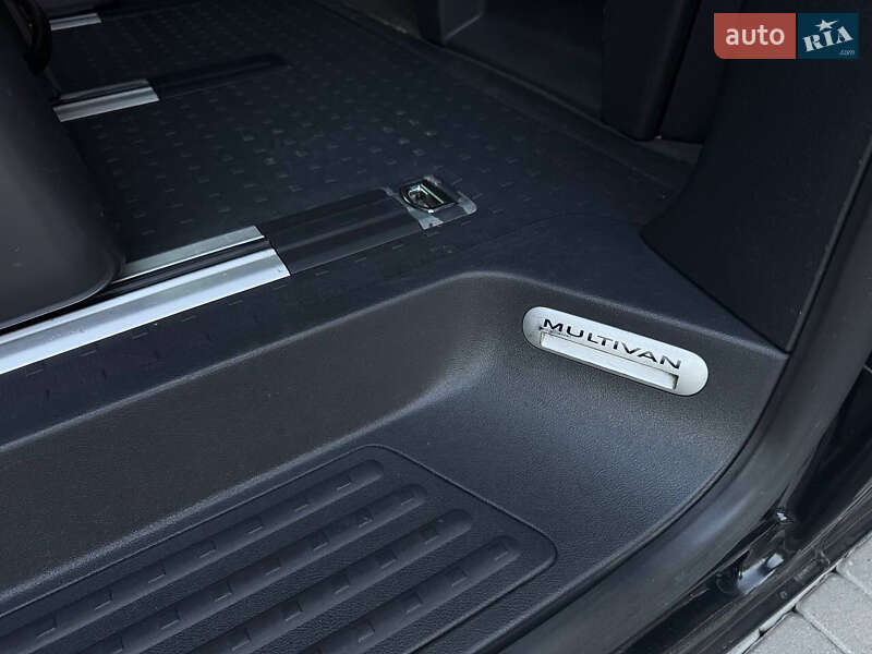 Минивэн Volkswagen Multivan 2010 в Виннице