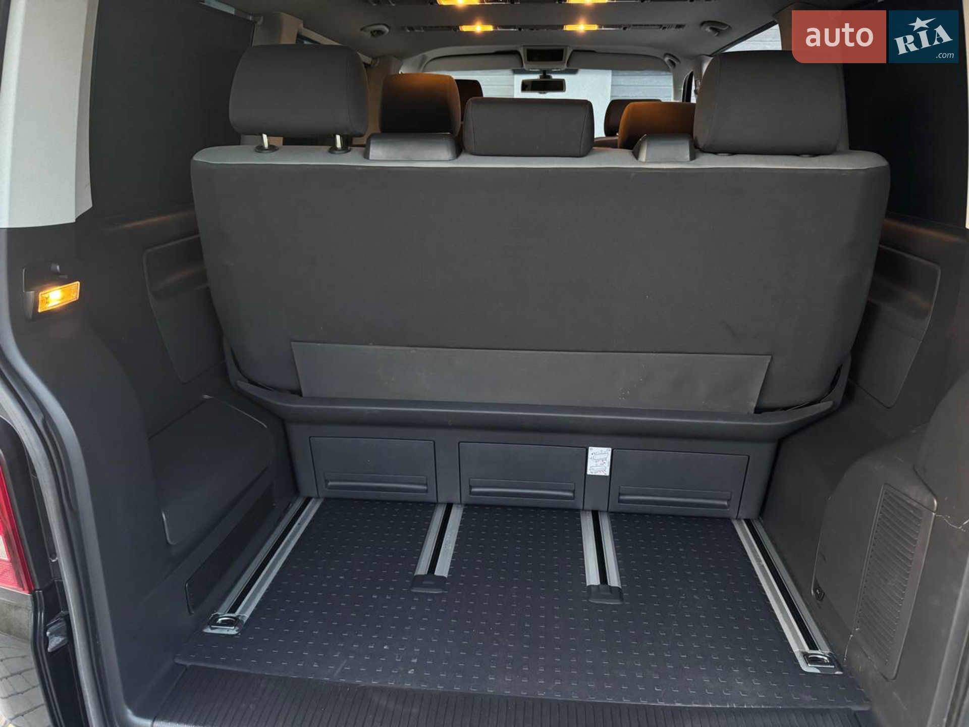2010 Volkswagen Multivan - мініатюра 36