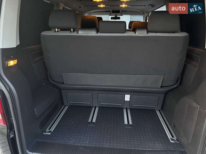 Минивэн Volkswagen Multivan 2010 в Виннице