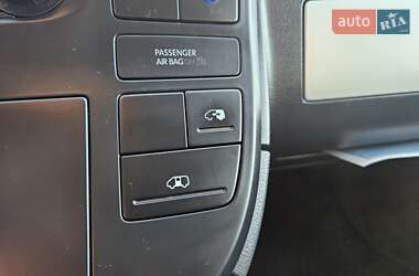 Минивэн Volkswagen Multivan 2012 в 