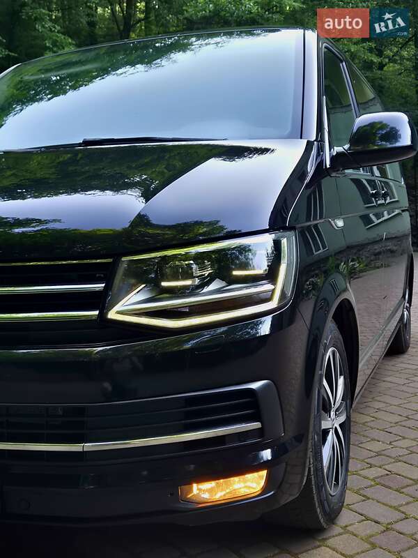 Минивэн Volkswagen Multivan 2017 в Сваляве