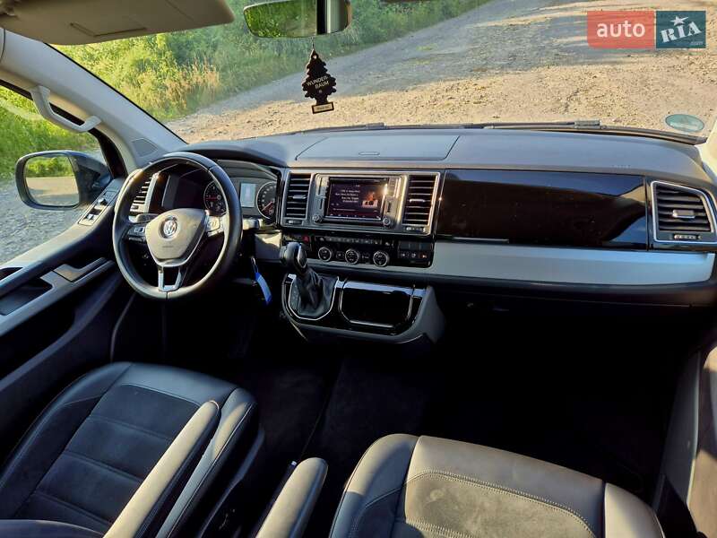 Минивэн Volkswagen Multivan 2017 в Сваляве