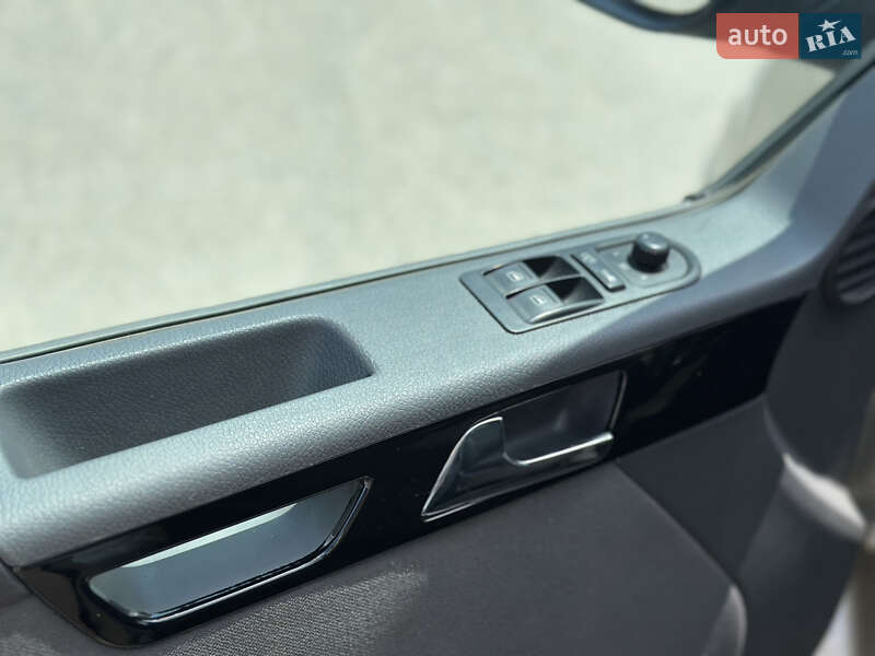 Минивэн Volkswagen Multivan 2006 в Харькове