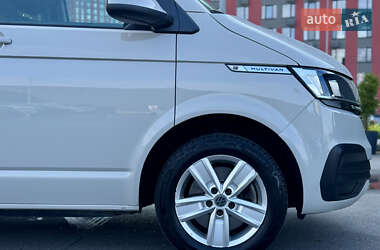 Минивэн Volkswagen Multivan 2020 в 