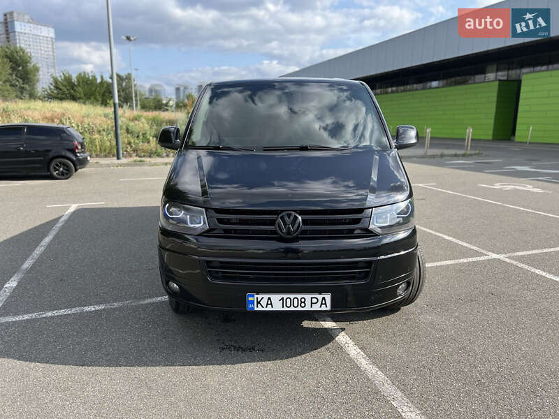 Минивэн Volkswagen Multivan 2010 в Киеве
