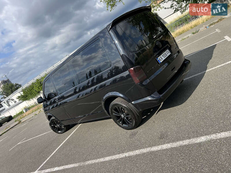 Минивэн Volkswagen Multivan 2010 в Киеве