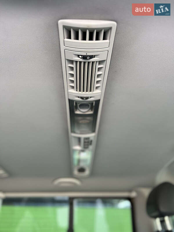 Минивэн Volkswagen Multivan 2010 в Киеве