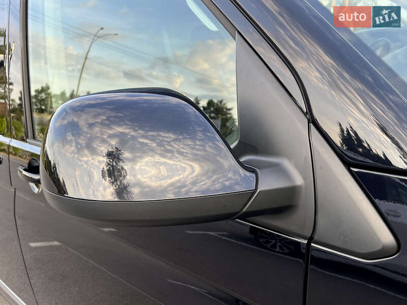 Минивэн Volkswagen Multivan 2020 в Киеве