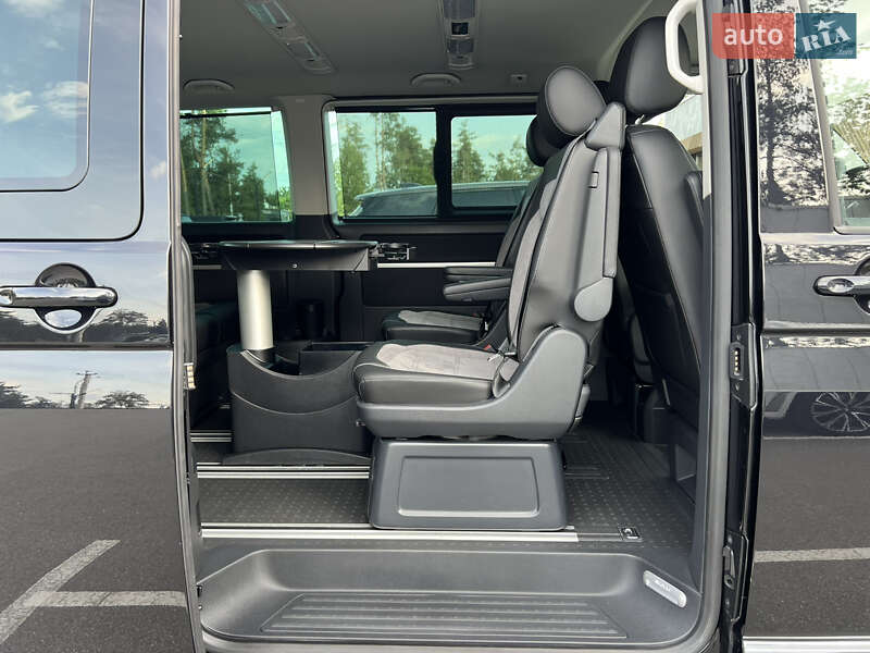 Минивэн Volkswagen Multivan 2020 в Киеве
