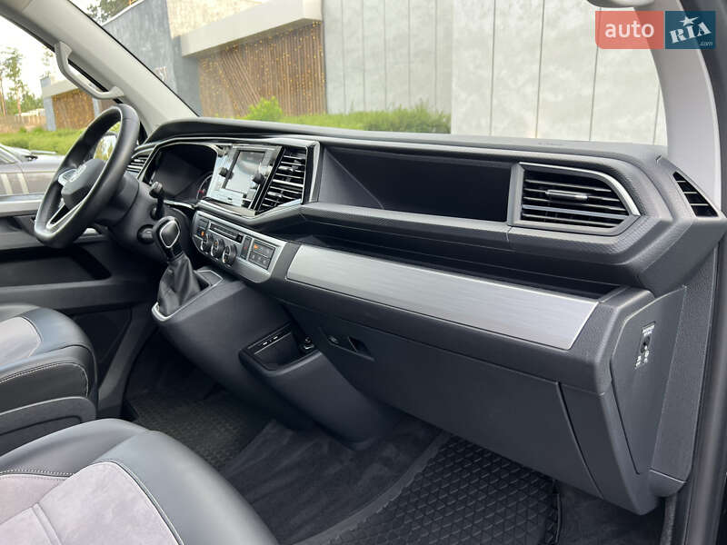 Минивэн Volkswagen Multivan 2020 в Киеве