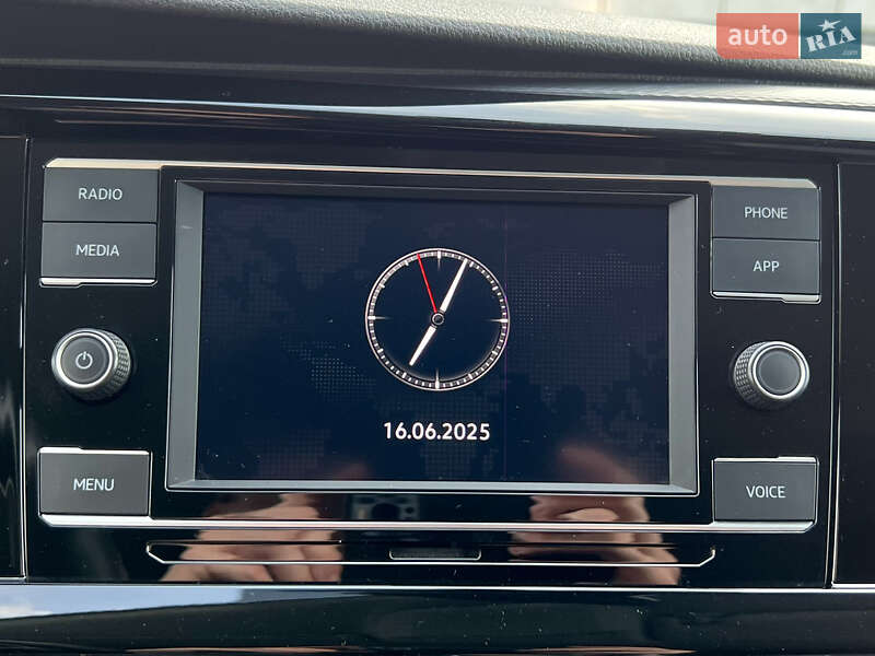 Минивэн Volkswagen Multivan 2020 в Киеве