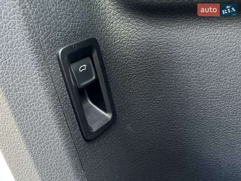 Минивэн Volkswagen Multivan 2020 в Киеве